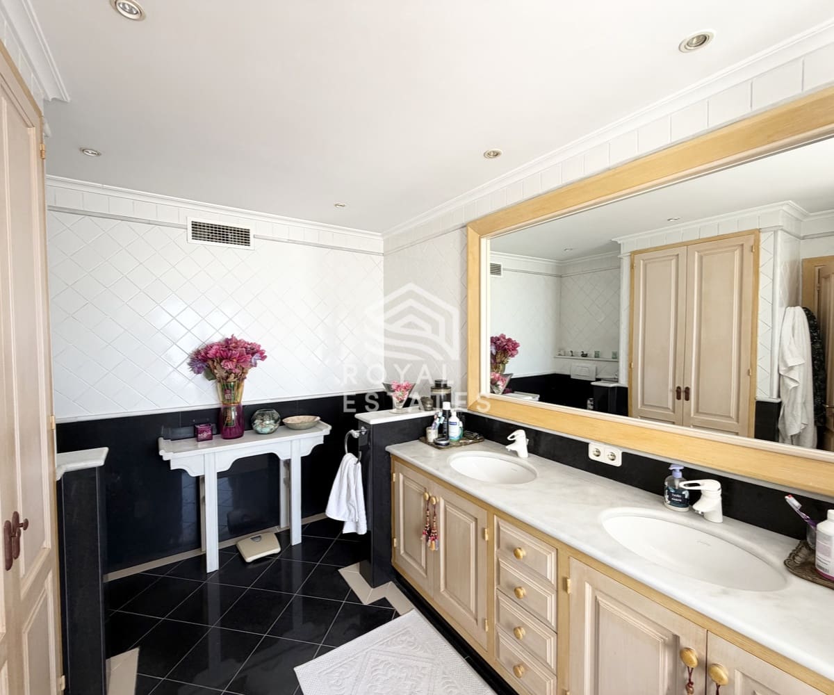 4 quarto Moradia para venda em Ibiza / Eivissa cidade com piscina - 1 100 000 € (Ref: 9793924)