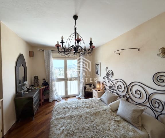 4 quarto Moradia para venda em Ibiza / Eivissa cidade com piscina - 1 100 000 € (Ref: 9793924)