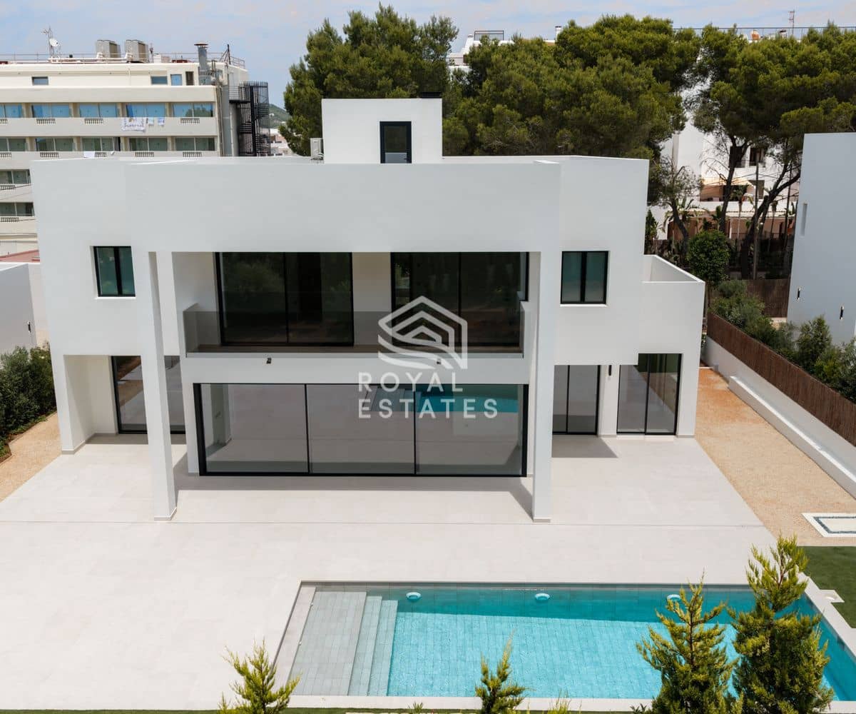 5 soverom Villa til salgs i Ibiza by med svømmebasseng - € 3 250 000 (Ref: 9796637)