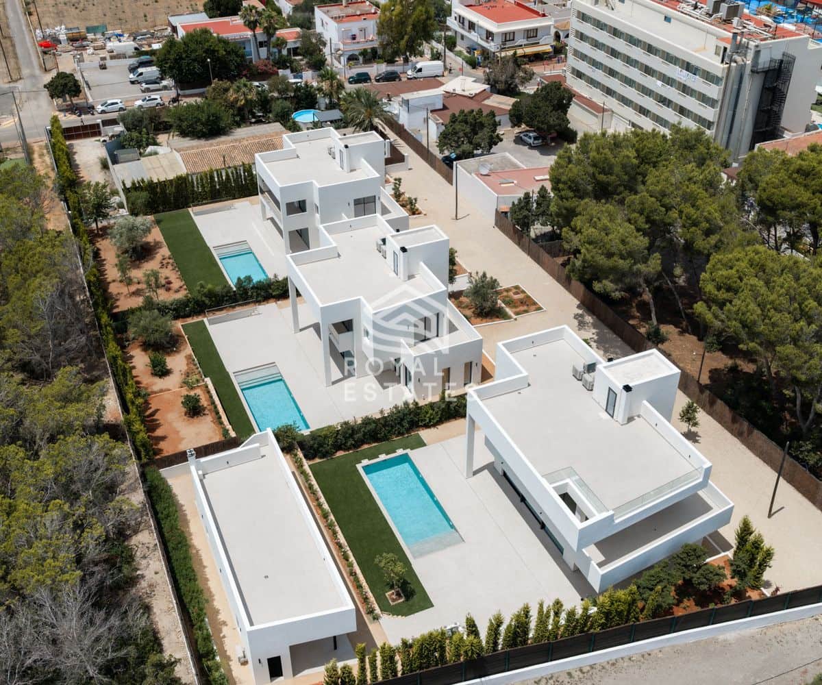 5 soverom Villa til salgs i Ibiza by med svømmebasseng - € 3 250 000 (Ref: 9796637)