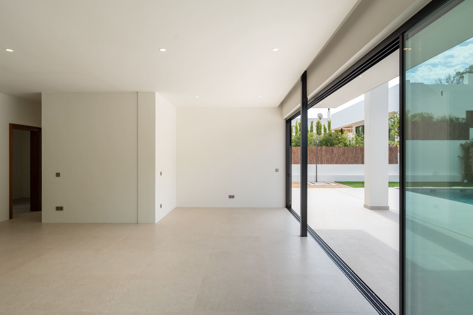 5 soverom Villa til salgs i Ibiza by med svømmebasseng - € 3 250 000 (Ref: 9796637)