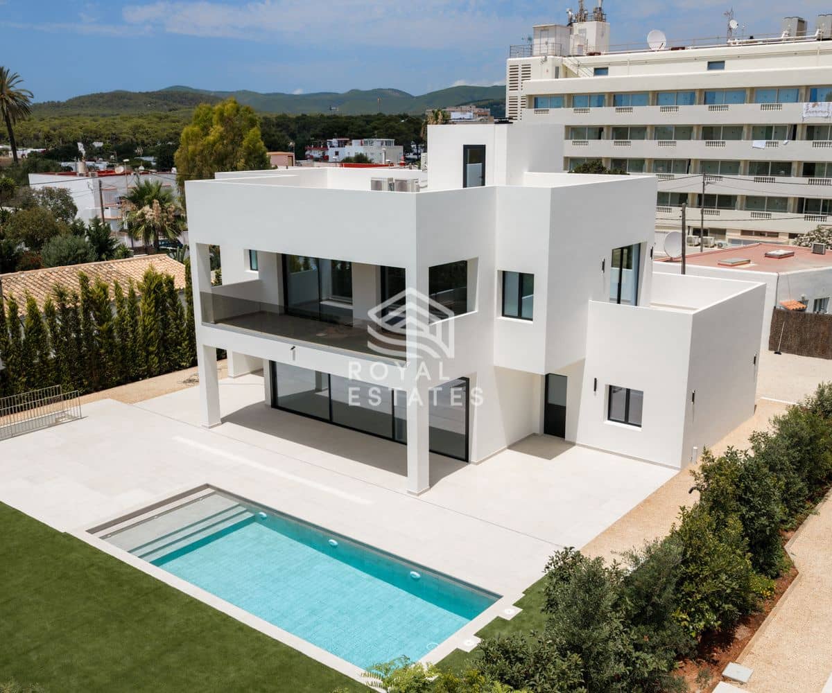 4 bedroom Villa for sale in Ibiza / Eivissa town with pool garage - € 2,950,000 (Ref: 9796638)