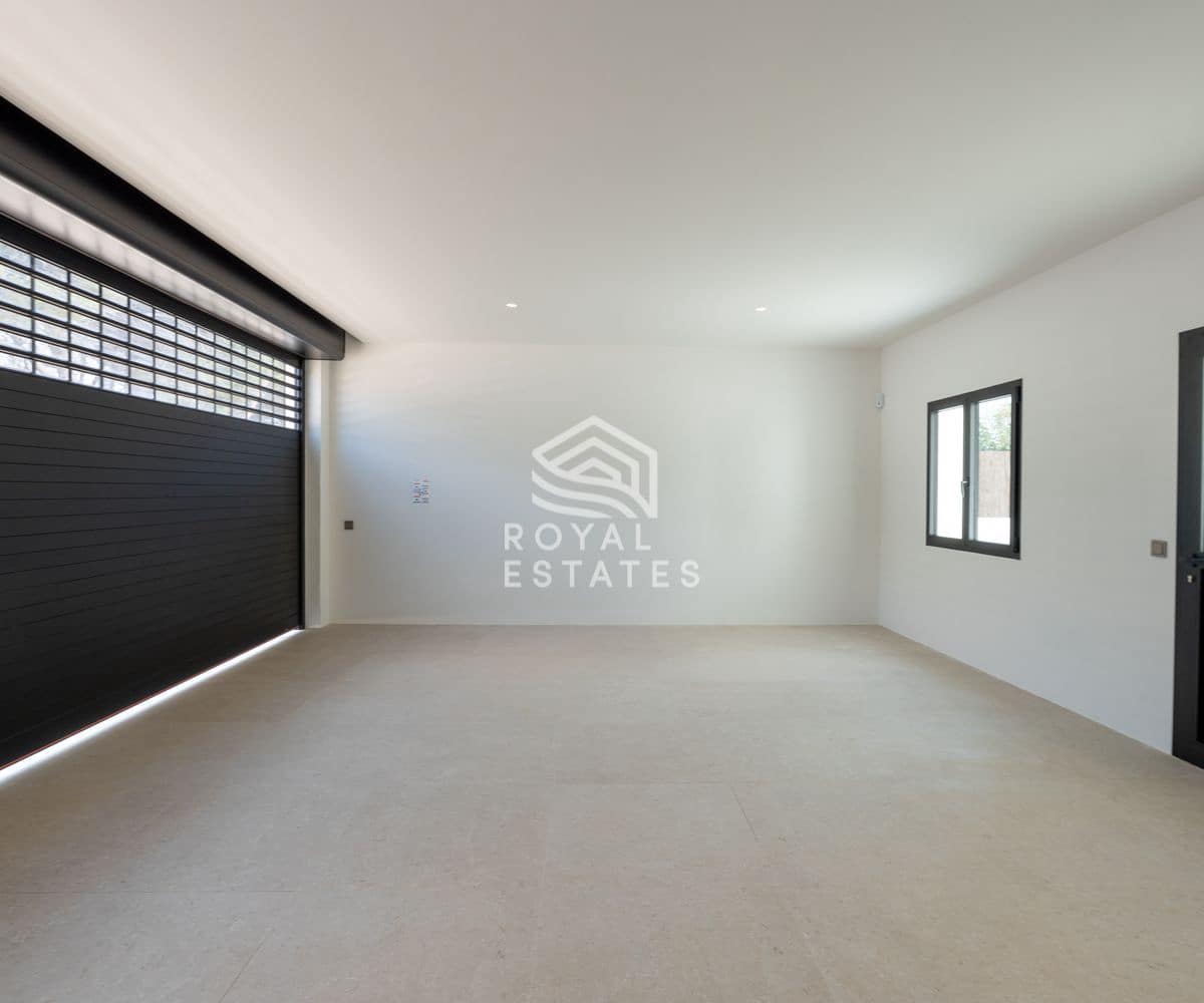 4 bedroom Villa for sale in Ibiza / Eivissa town with pool garage - € 2,950,000 (Ref: 9796638)