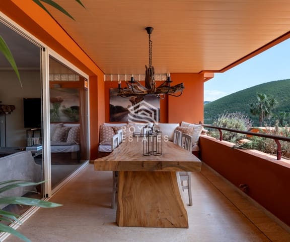 Apartamento de 2 habitaciones en Ibiza / Eivissa ciudad en venta con piscina - 795.000 € (Ref: 9830539)