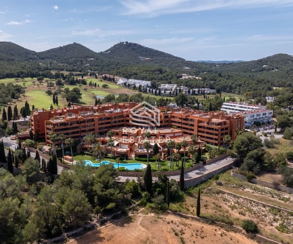 Apartamento de 2 habitaciones en Ibiza / Eivissa ciudad en venta con piscina - 795.000 € (Ref: 9830539)