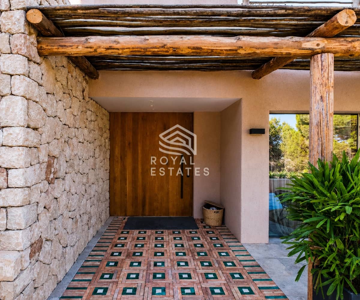 8 bedroom Villa for sale in Ibiza / Eivissa town with pool - € 10,000,000 (Ref: 9838826)