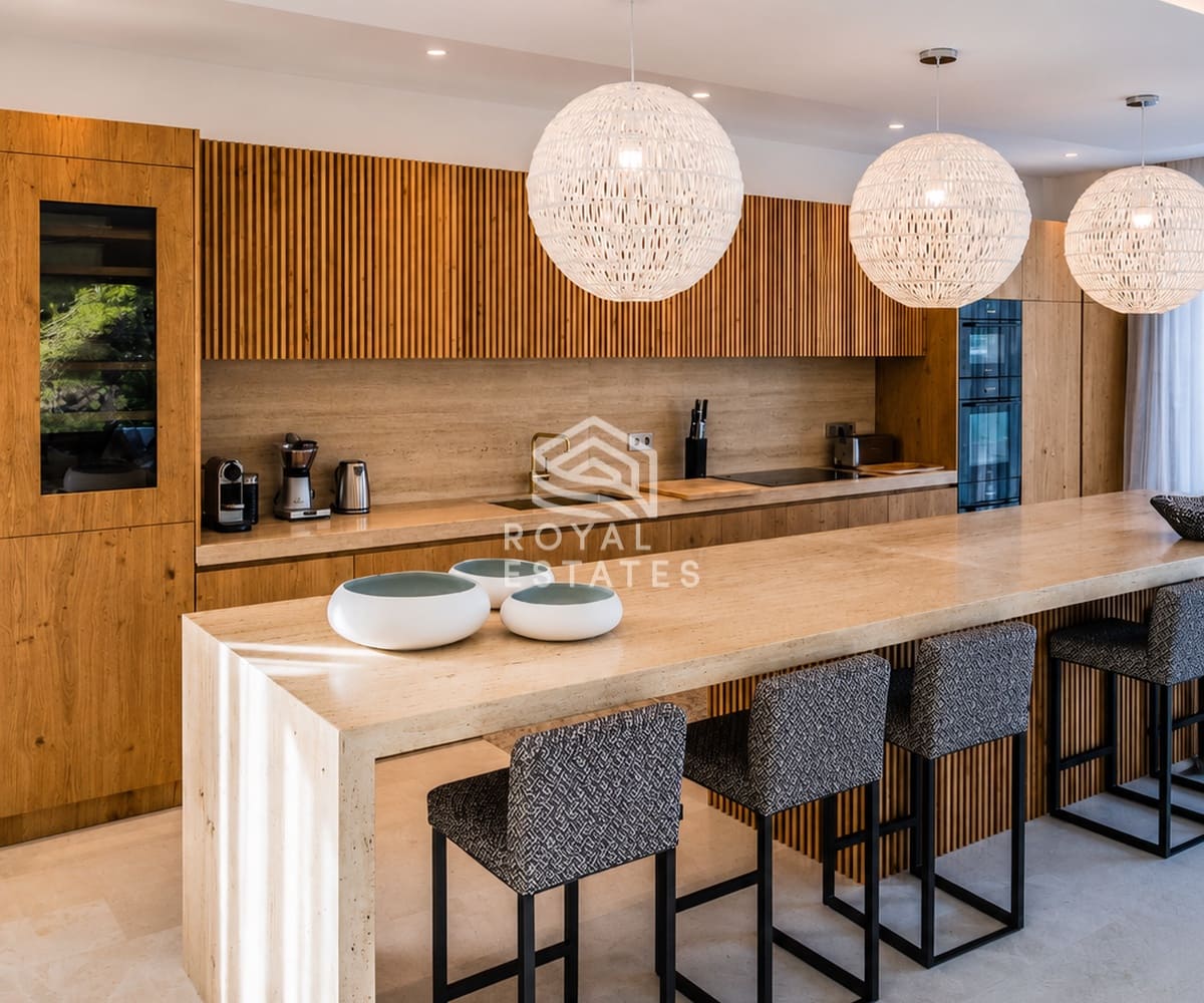 8 bedroom Villa for sale in Ibiza / Eivissa town with pool - € 10,000,000 (Ref: 9838826)