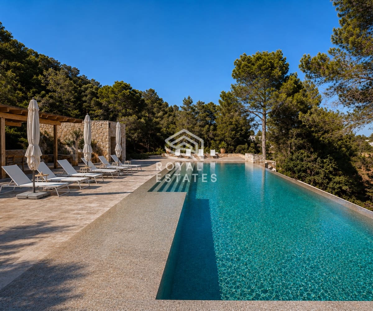 8 bedroom Villa for sale in Ibiza / Eivissa town with pool - € 10,000,000 (Ref: 9838826)