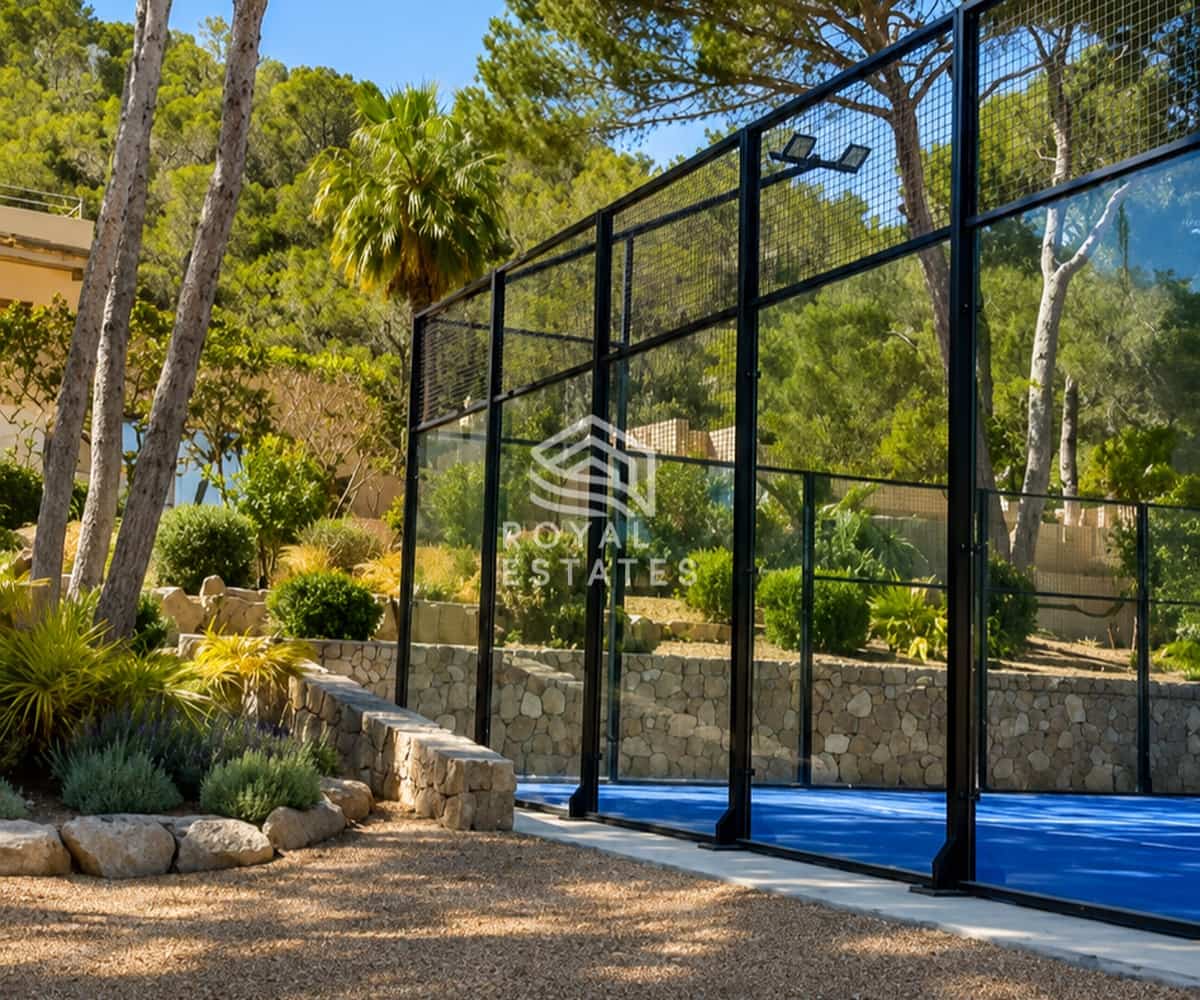8 bedroom Villa for sale in Ibiza / Eivissa town with pool - € 10,000,000 (Ref: 9838826)