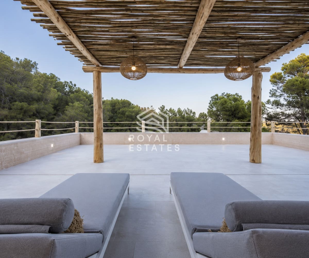 8 bedroom Villa for sale in Ibiza / Eivissa town with pool - € 10,000,000 (Ref: 9838826)