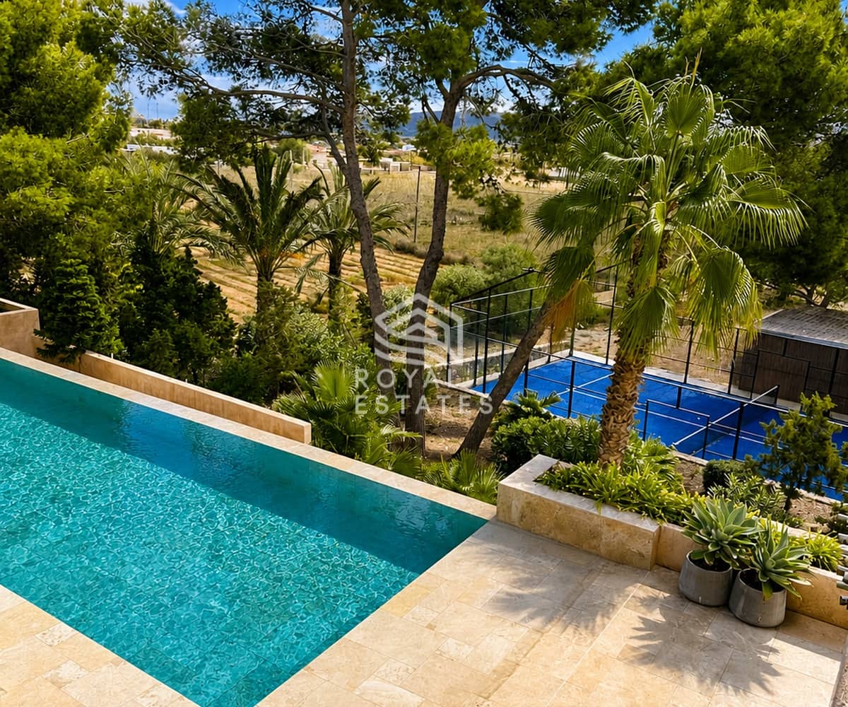 8 bedroom Villa for sale in Ibiza / Eivissa town with pool - € 10,000,000 (Ref: 9838826)