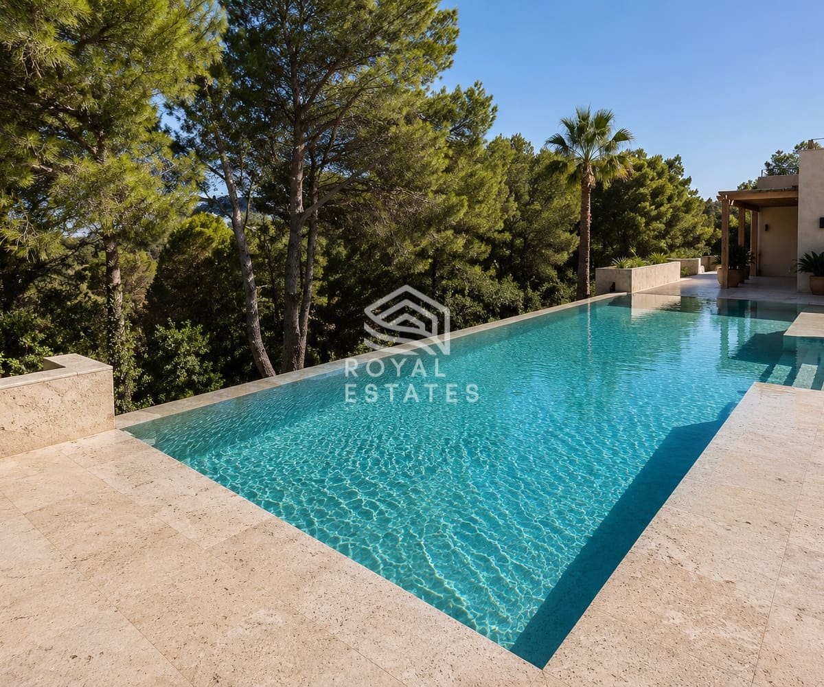 8 bedroom Villa for sale in Ibiza / Eivissa town with pool - € 10,000,000 (Ref: 9838826)
