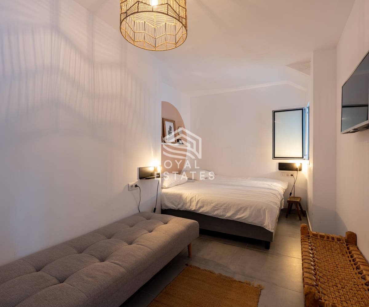 2 soverom Leilighet til salgs i Ibiza by med svømmebasseng garasje - € 690 000 (Ref: 9842033)