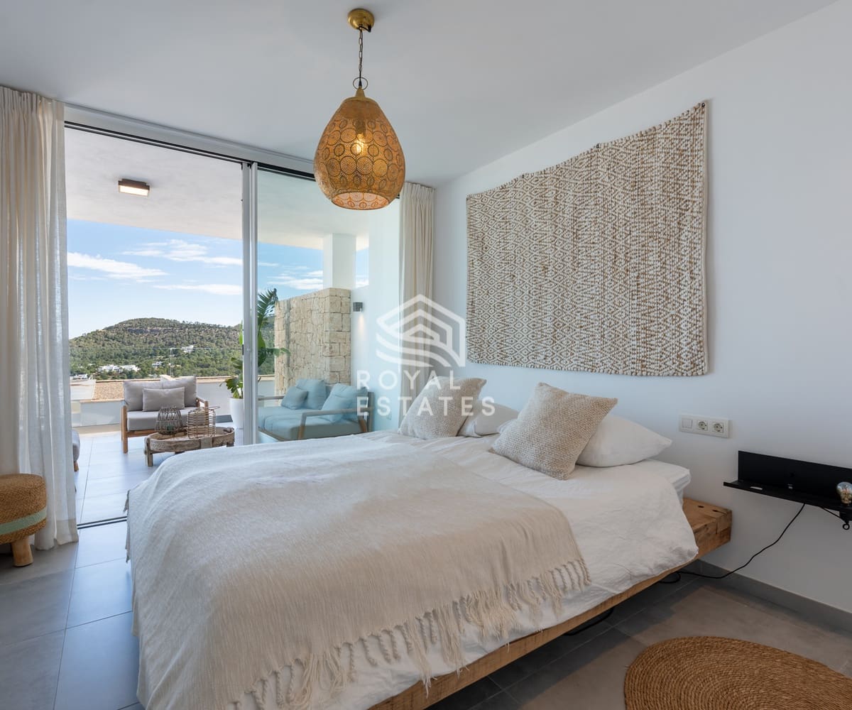 2 soverom Leilighet til salgs i Ibiza by med svømmebasseng garasje - € 690 000 (Ref: 9842033)