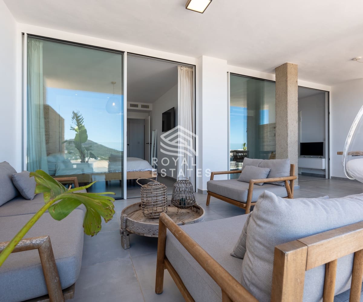 2 soverom Leilighet til salgs i Ibiza by med svømmebasseng garasje - € 690 000 (Ref: 9842033)