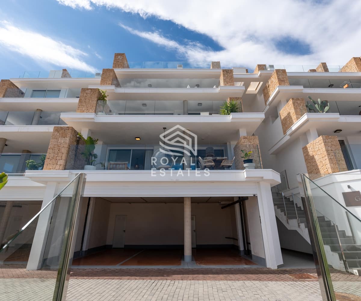 2 soverom Leilighet til salgs i Ibiza by med svømmebasseng garasje - € 690 000 (Ref: 9842033)