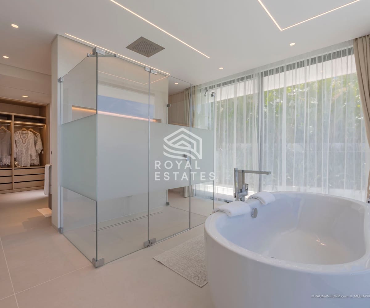 9 bedroom Villa for sale in Ibiza / Eivissa town with garage - € 9,800,000 (Ref: 9866358)