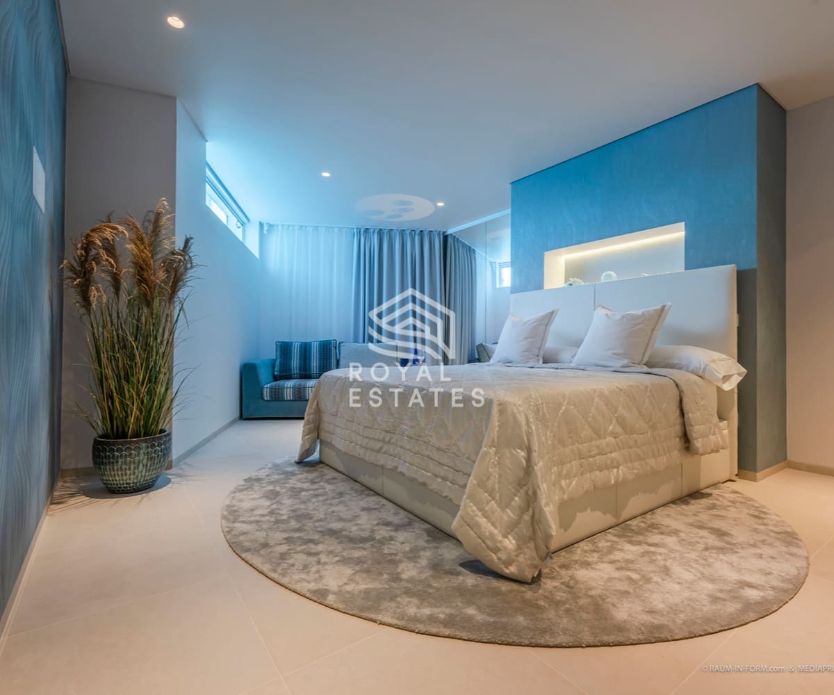 9 bedroom Villa for sale in Ibiza / Eivissa town with garage - € 9,800,000 (Ref: 9866358)