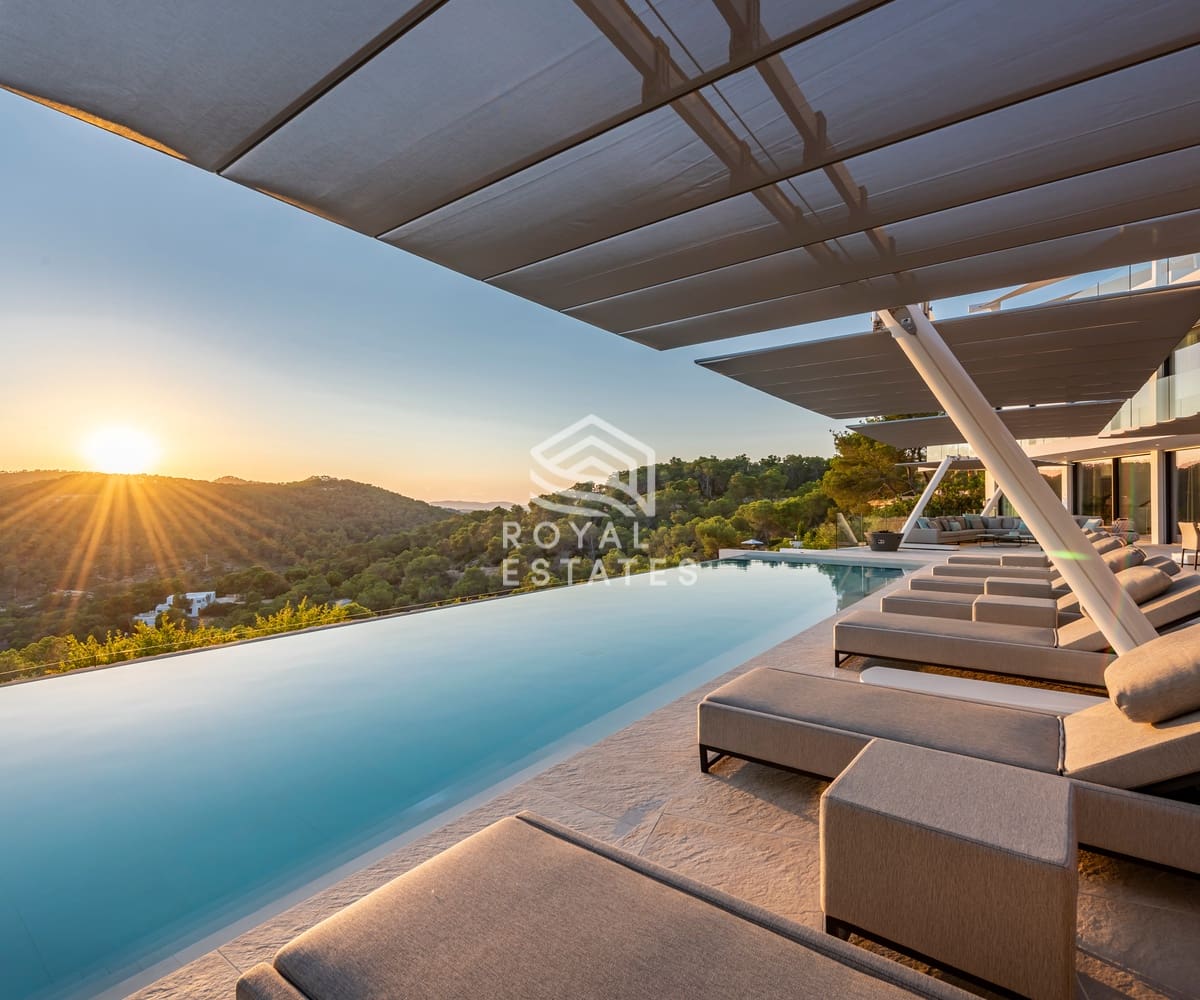 9 bedroom Villa for sale in Ibiza / Eivissa town with garage - € 9,800,000 (Ref: 9866358)