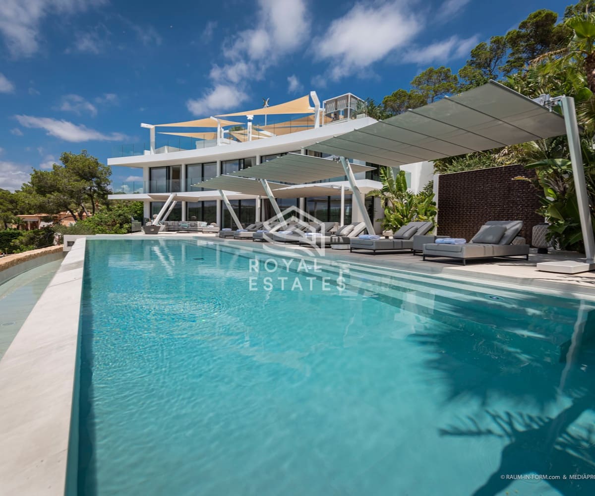 9 bedroom Villa for sale in Ibiza / Eivissa town with garage - € 9,800,000 (Ref: 9866358)