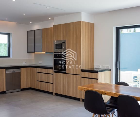 Chalet de 5 habitaciones en Ibiza / Eivissa ciudad en venta con piscina garaje - 1.800.000 € (Ref: 9895679)