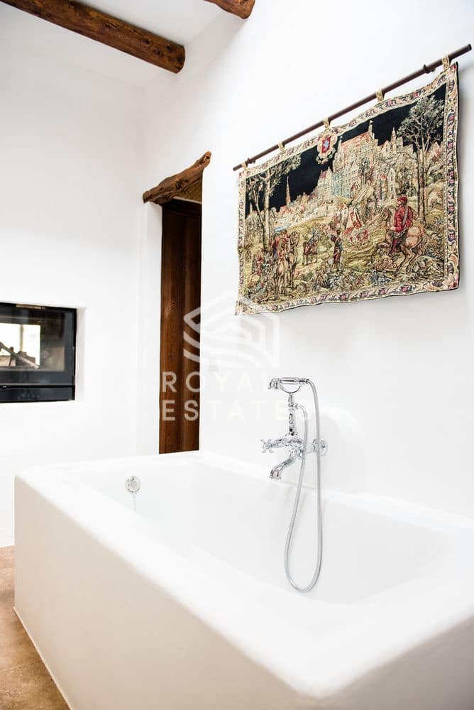 8 slaapkamer Villa te koop in Ibiza dorp met zwembad - € 4.950.000 (Ref: 9984266)