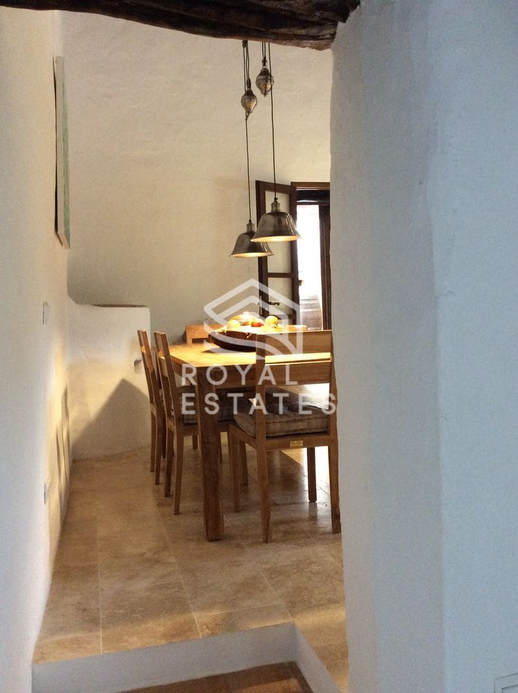 8 slaapkamer Villa te koop in Ibiza dorp met zwembad - € 4.950.000 (Ref: 9984266)