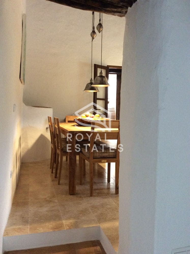 8 slaapkamer Villa te koop in Ibiza dorp met zwembad - € 4.950.000 (Ref: 9984266)
