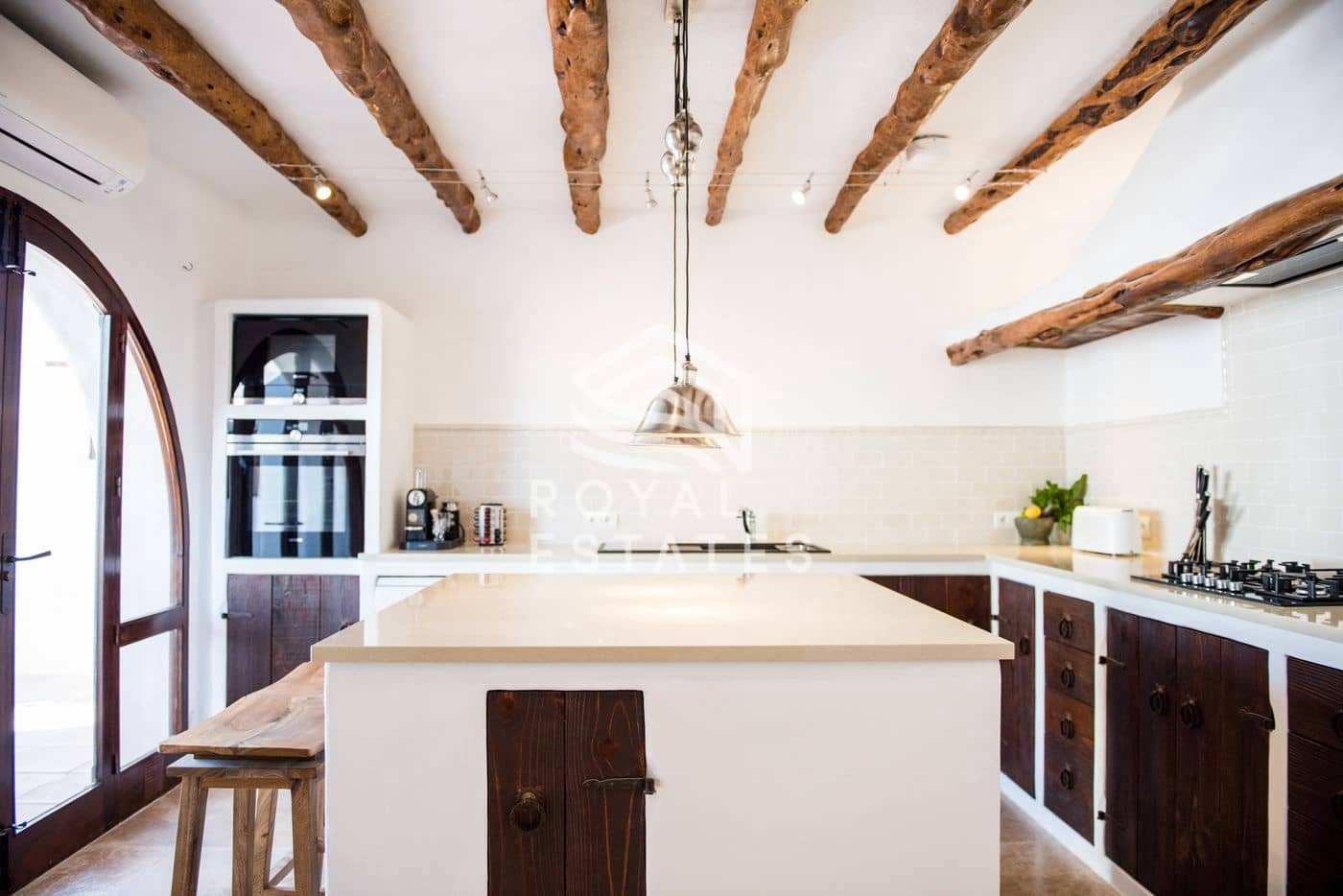 8 slaapkamer Villa te koop in Ibiza dorp met zwembad - € 4.950.000 (Ref: 9984266)