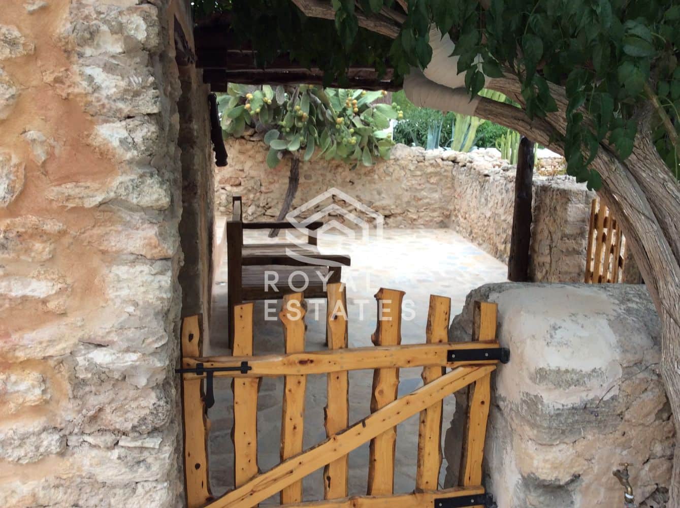 8 slaapkamer Villa te koop in Ibiza dorp met zwembad - € 4.950.000 (Ref: 9984266)