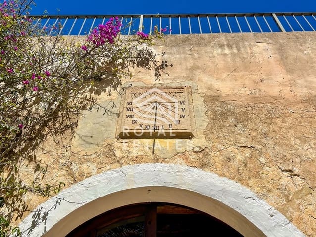 8 soverom Villa til salgs i Ibiza by med svømmebasseng - € 4 950 000 (Ref: 9984266)