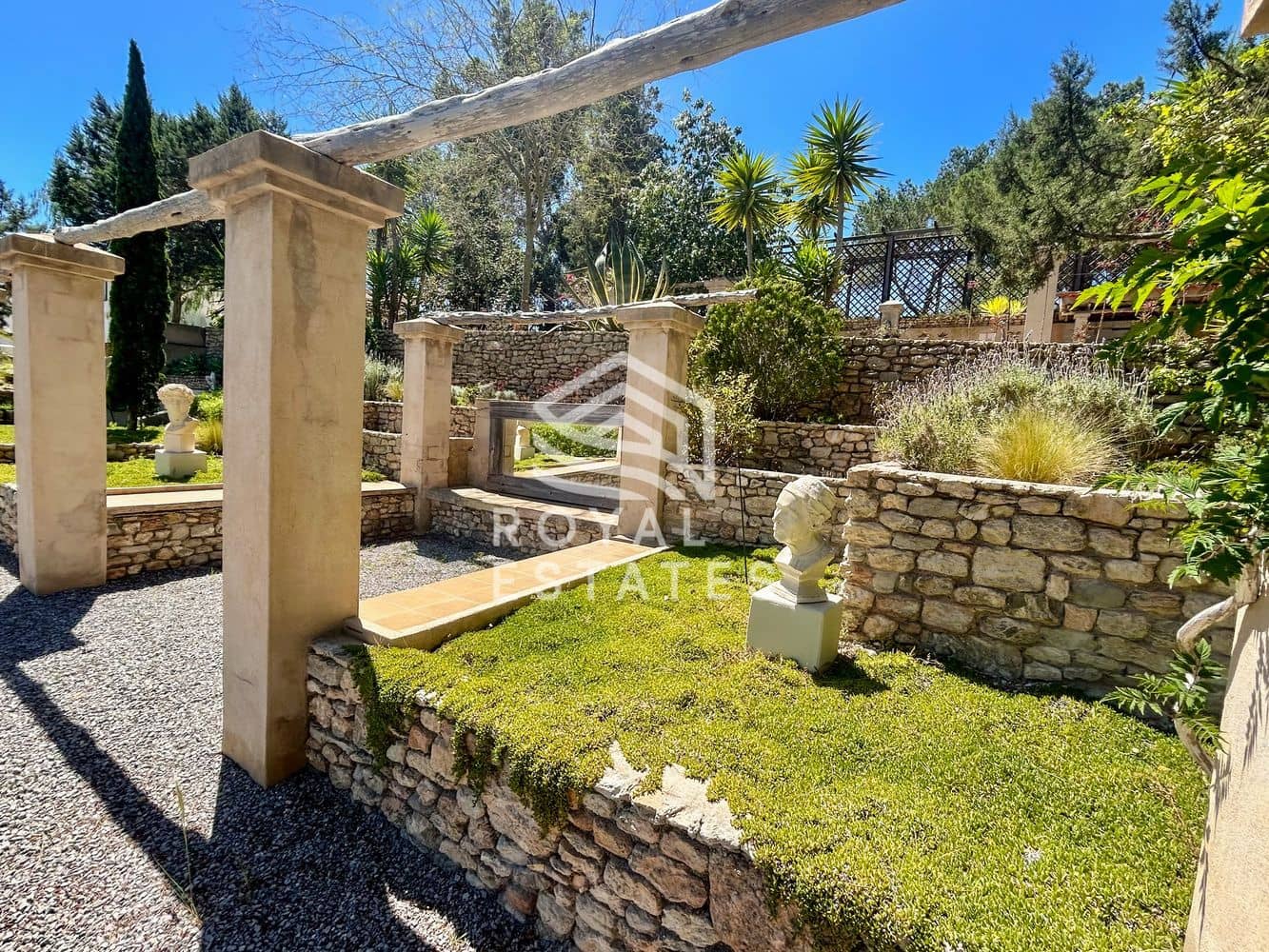 8 slaapkamer Villa te koop in Ibiza dorp met zwembad - € 4.950.000 (Ref: 9984266)