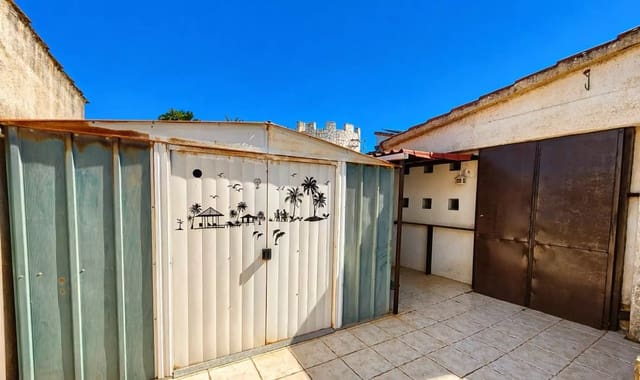 3 bedroom Villa for sale in Empuriabrava, Castelló d'Empúries with garage - € 380,000 (Ref: 10009116)