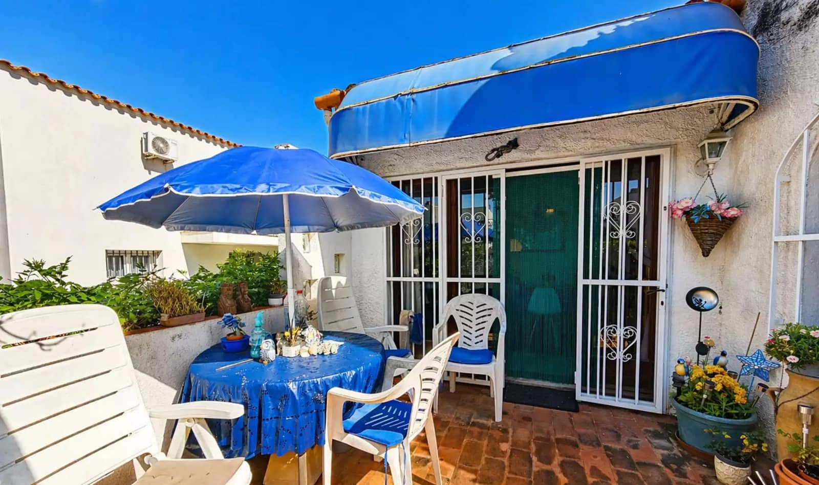 3 bedroom Villa for sale in Empuriabrava with garage - € 380,000 (Ref: 10009116)