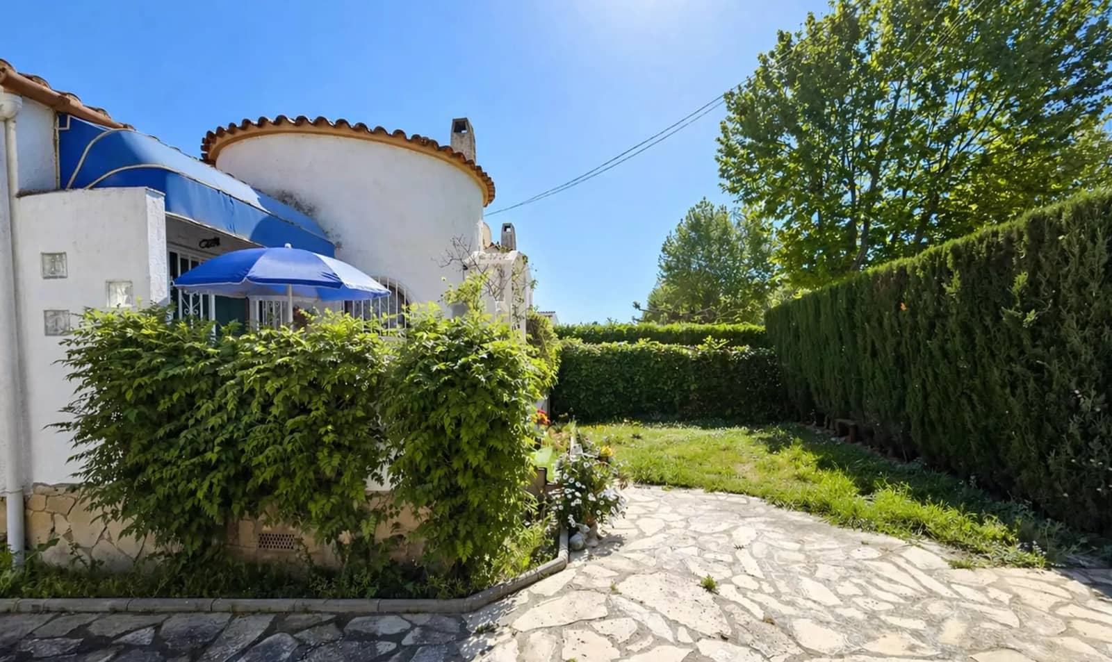 3 bedroom Villa for sale in Empuriabrava with garage - € 380,000 (Ref: 10009116)