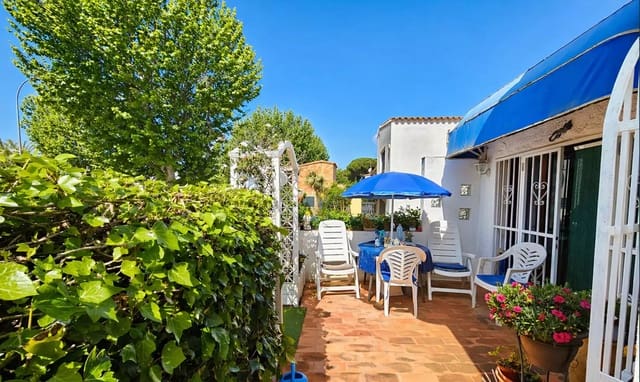 3 bedroom Villa for sale in Empuriabrava, Castelló d'Empúries with garage - € 380,000 (Ref: 10009116)