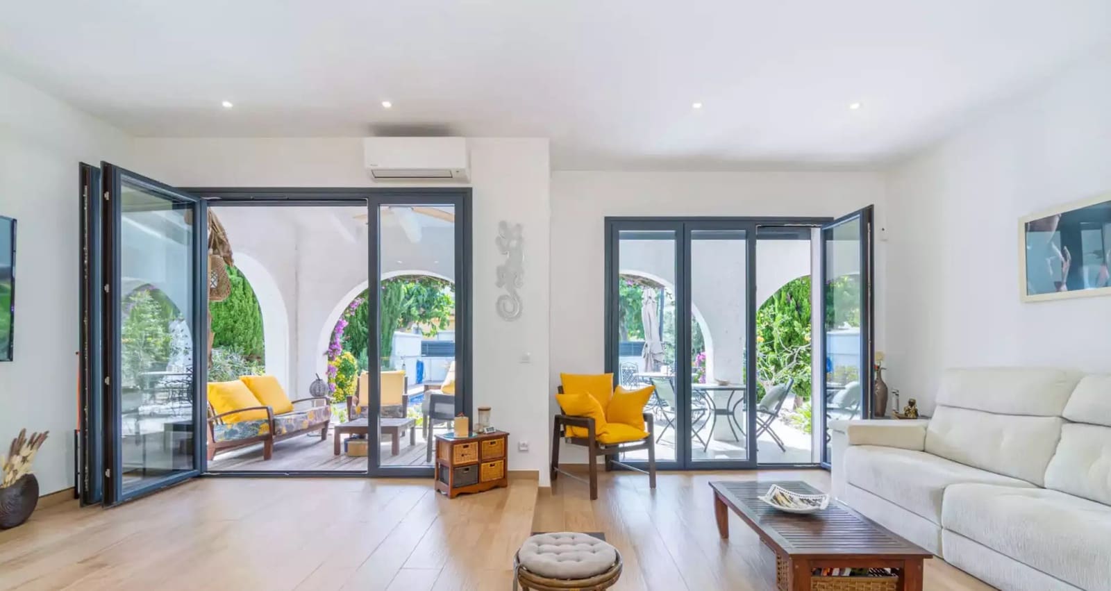 4 slaapkamer Villa te koop in Empuriabrava met zwembad garage - € 569.000 (Ref: 10009117)