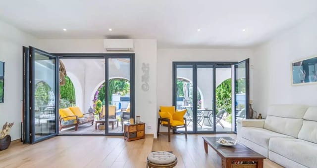 4 slaapkamer Villa te koop in Empuriabrava, Castelló d'Empúries met zwembad garage - € 569.000 (Ref: 10009117)