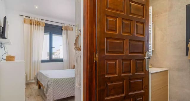 4 slaapkamer Villa te koop in Empuriabrava, Castelló d'Empúries met zwembad garage - € 569.000 (Ref: 10009117)