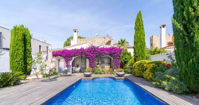 4 slaapkamer Villa te koop in Empuriabrava, Castelló d'Empúries met zwembad garage - € 569.000 (Ref: 10009117)