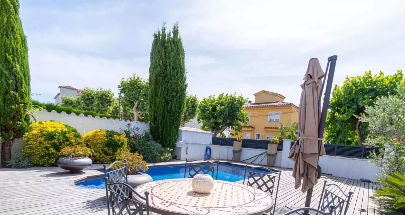 4 slaapkamer Villa te koop in Empuriabrava met zwembad garage - € 569.000 (Ref: 10009117)