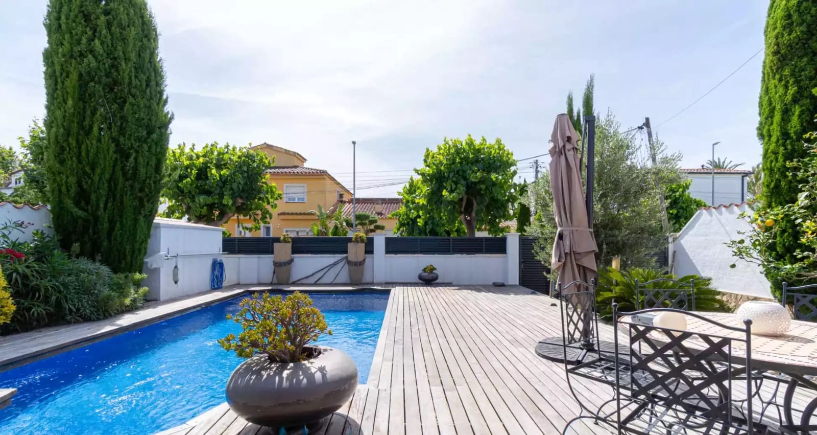 4 slaapkamer Villa te koop in Empuriabrava met zwembad garage - € 569.000 (Ref: 10009117)