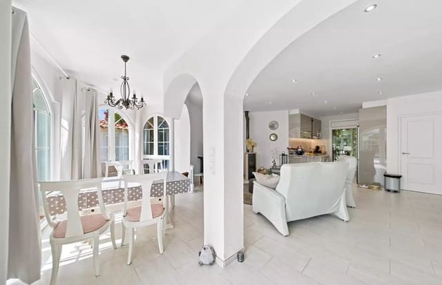 2 sypialnia Willa na sprzedaż w Empuriabrava, Castelló d'Empúries z basenem garażem - 530 000 € (Ref: 10015605)