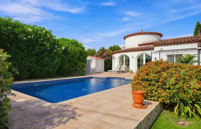 2 sypialnia Willa na sprzedaż w Empuriabrava, Castelló d'Empúries z basenem garażem - 530 000 € (Ref: 10015605)
