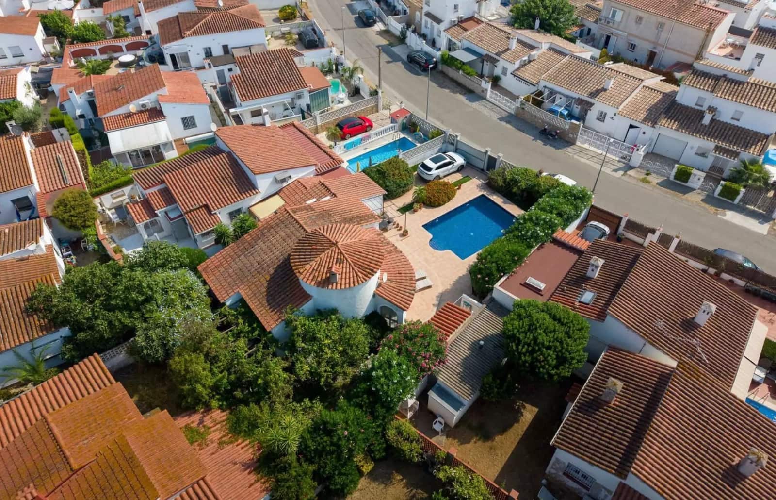 2 sypialnia Willa na sprzedaż w Empuriabrava z basenem garażem - 530 000 € (Ref: 10015605)