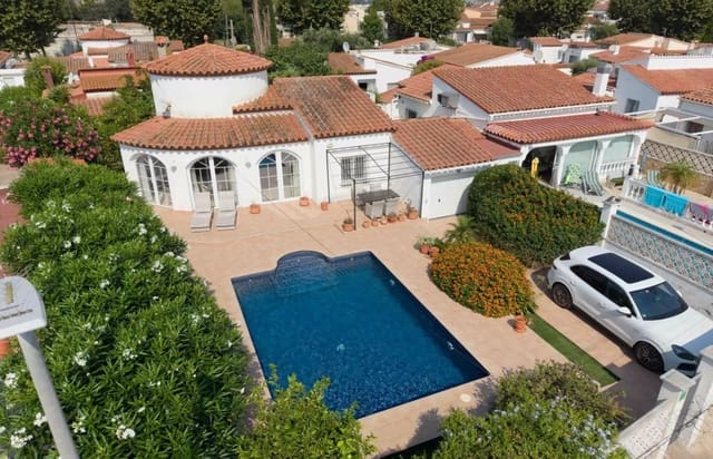 2 sypialnia Willa na sprzedaż w Empuriabrava, Castelló d'Empúries z basenem garażem - 530 000 € (Ref: 10015605)