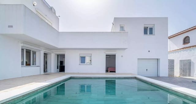 4 Zimmer Villa zu verkaufen in Empuriabrava, Castelló d'Empúries mit Pool Garage - 790.000 € (Ref: 10098294)