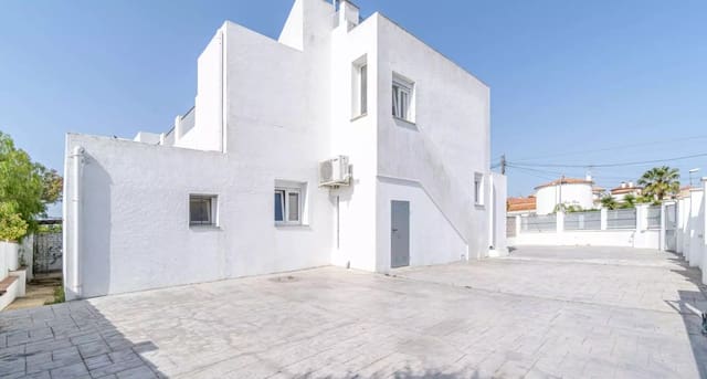 4 Zimmer Villa zu verkaufen in Empuriabrava, Castelló d'Empúries mit Pool Garage - 790.000 € (Ref: 10098294)