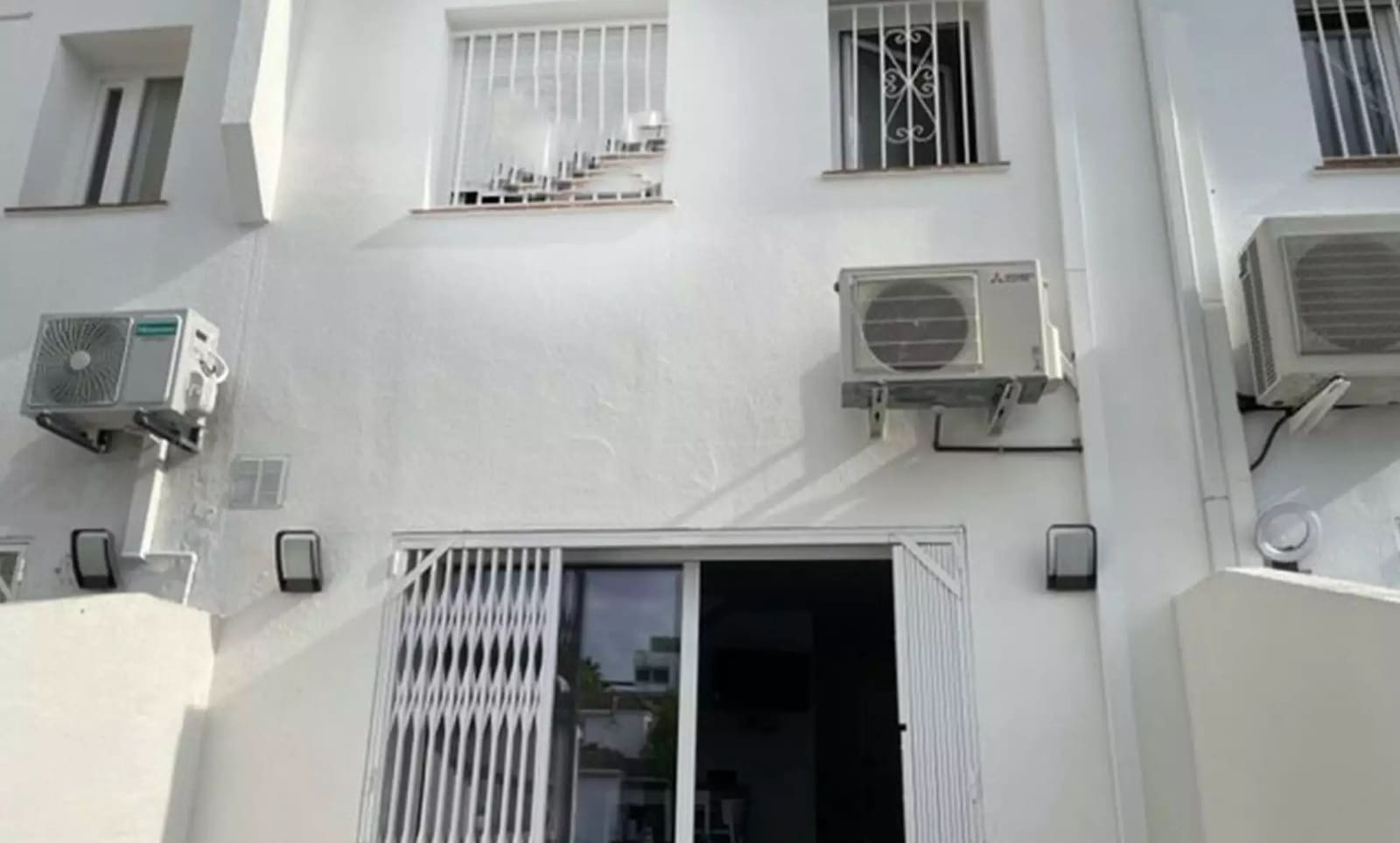 2 bedroom Townhouse for sale in Roses - € 370,000 (Ref: 10158336)
