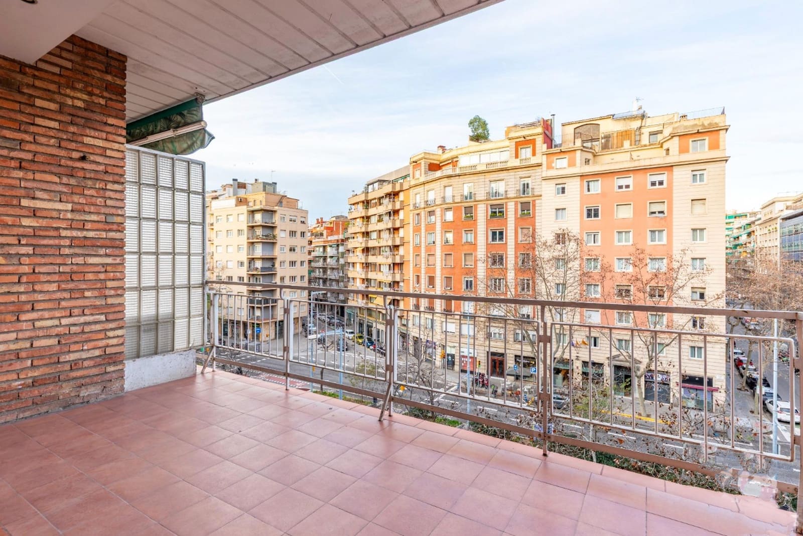 4 bedroom Flat for sale in Barcelona city - € 865,000 (Ref: 9759195)